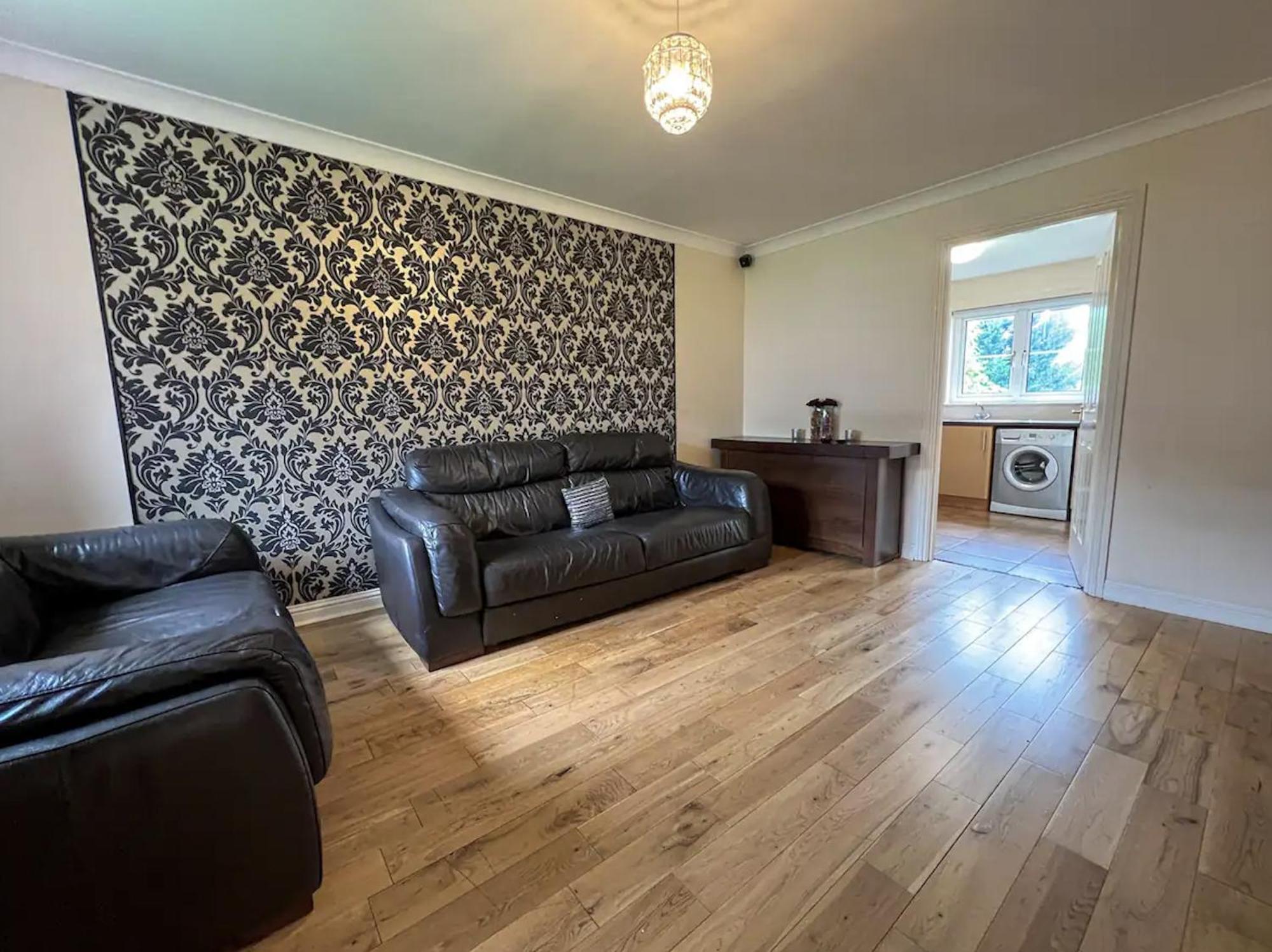 Glasgow Central - Entire House - Free Parking , Free Super Fast Wifi , Private Garden & Parking Security Exterior foto
